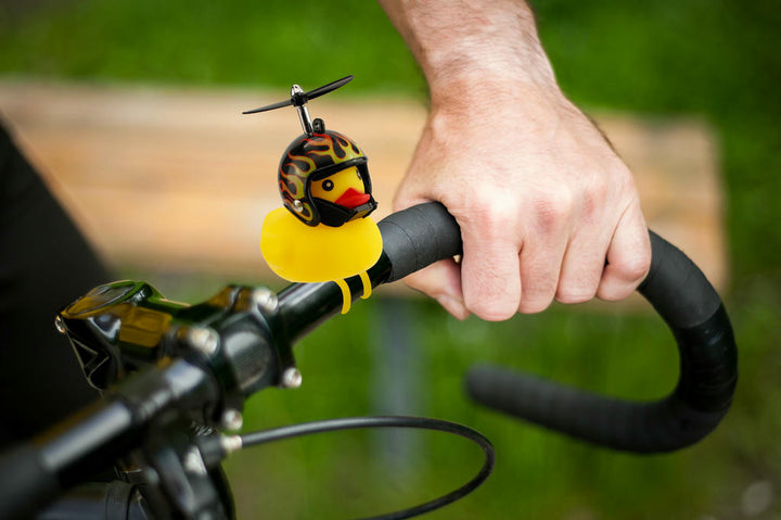 Fahrrad Lenker Klingel Hupe Ente Quietscheente Propellerhelm Flamme