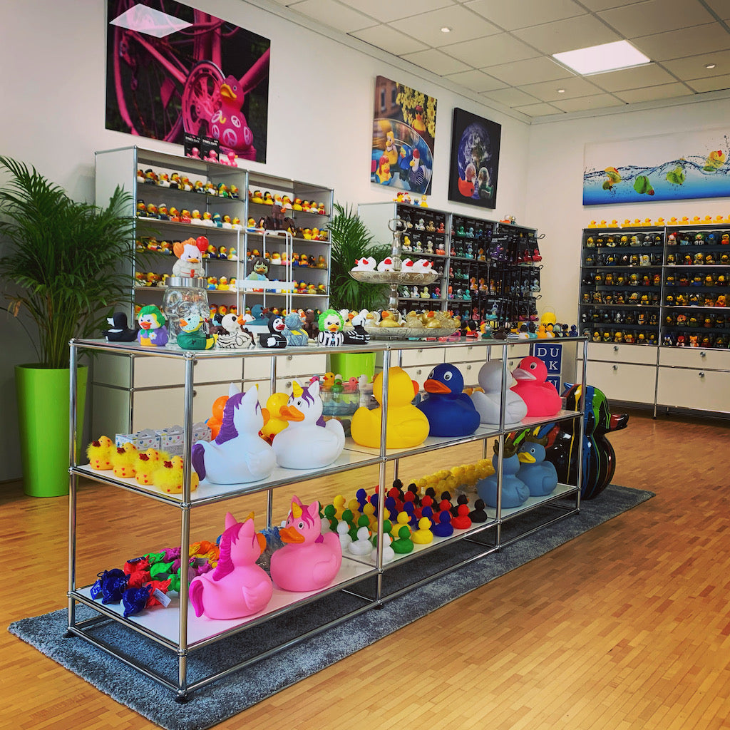 Verkaufsraum des Badeenten Stores Entengalerie Moers